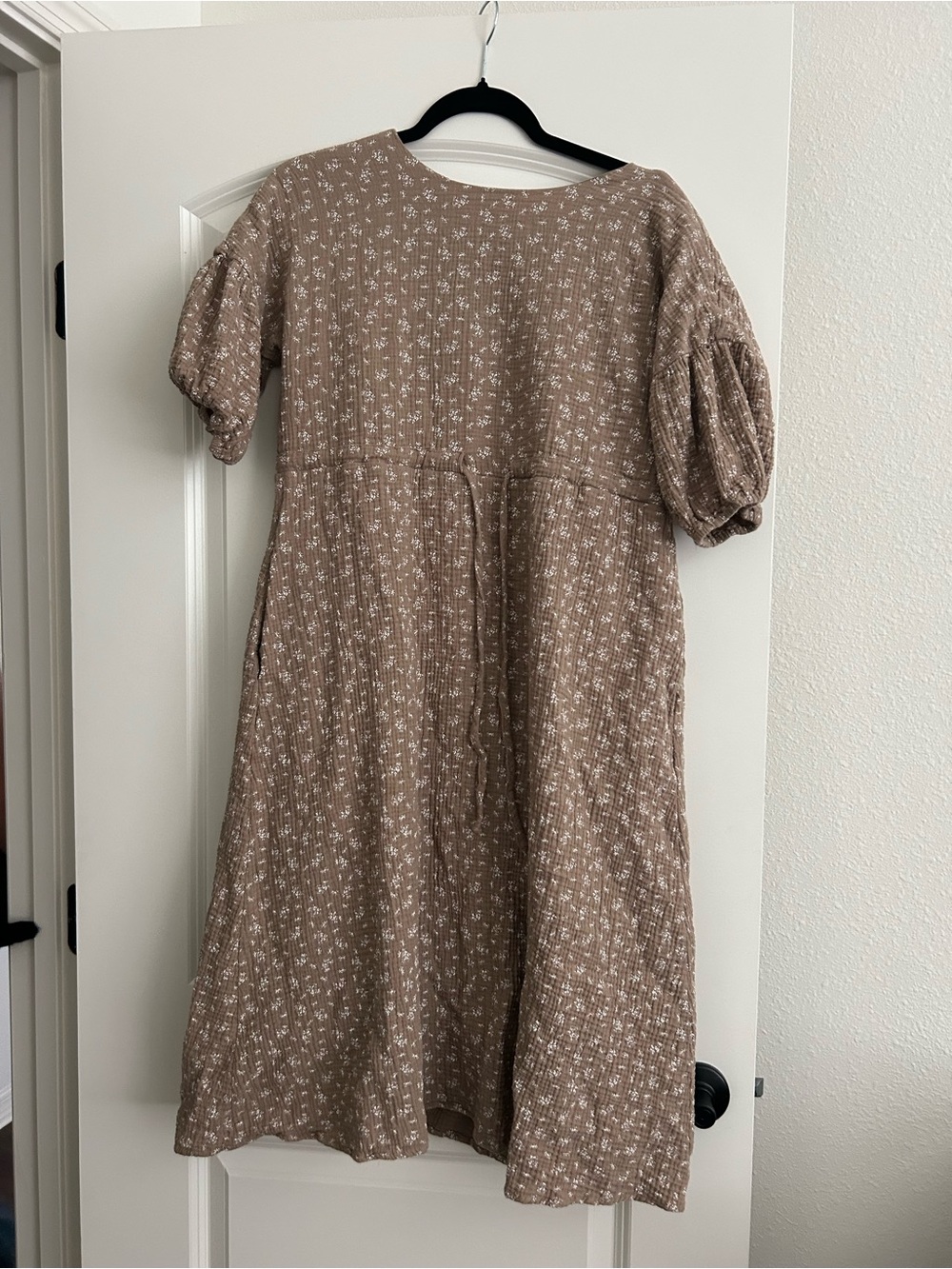 Ada Faye Puff-Sleeve Midi Dress - Picture 1 of 6